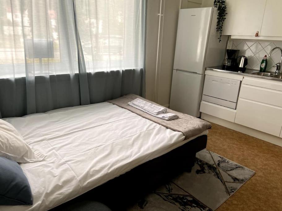 Central Apartment With Free Parking 胡斯克瓦纳 外观 照片